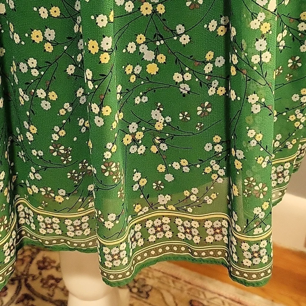Max Studio Green Floral MINI Skirt - Picture 4 of 9